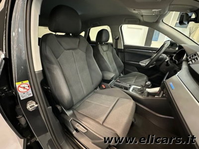 Audi Q3 35 2.0 tdi Identity Black s-tronic (15)