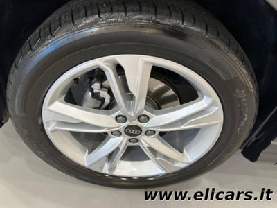 Audi Q3 35 2.0 tdi Identity Black s-tronic (18)
