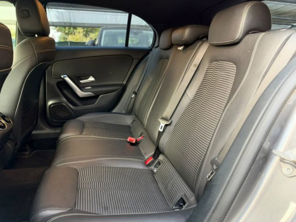 Mercedes-Benz Classe A 180 d Automatic Executive (12)