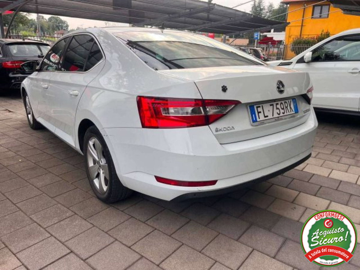 Skoda Superb 2.0 TDI DSG Executive (2)