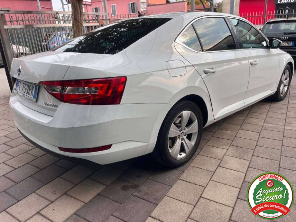 Skoda Superb 2.0 TDI DSG Executive (3)