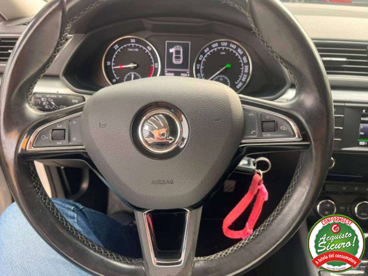 Skoda Superb 2.0 TDI DSG Executive (9)
