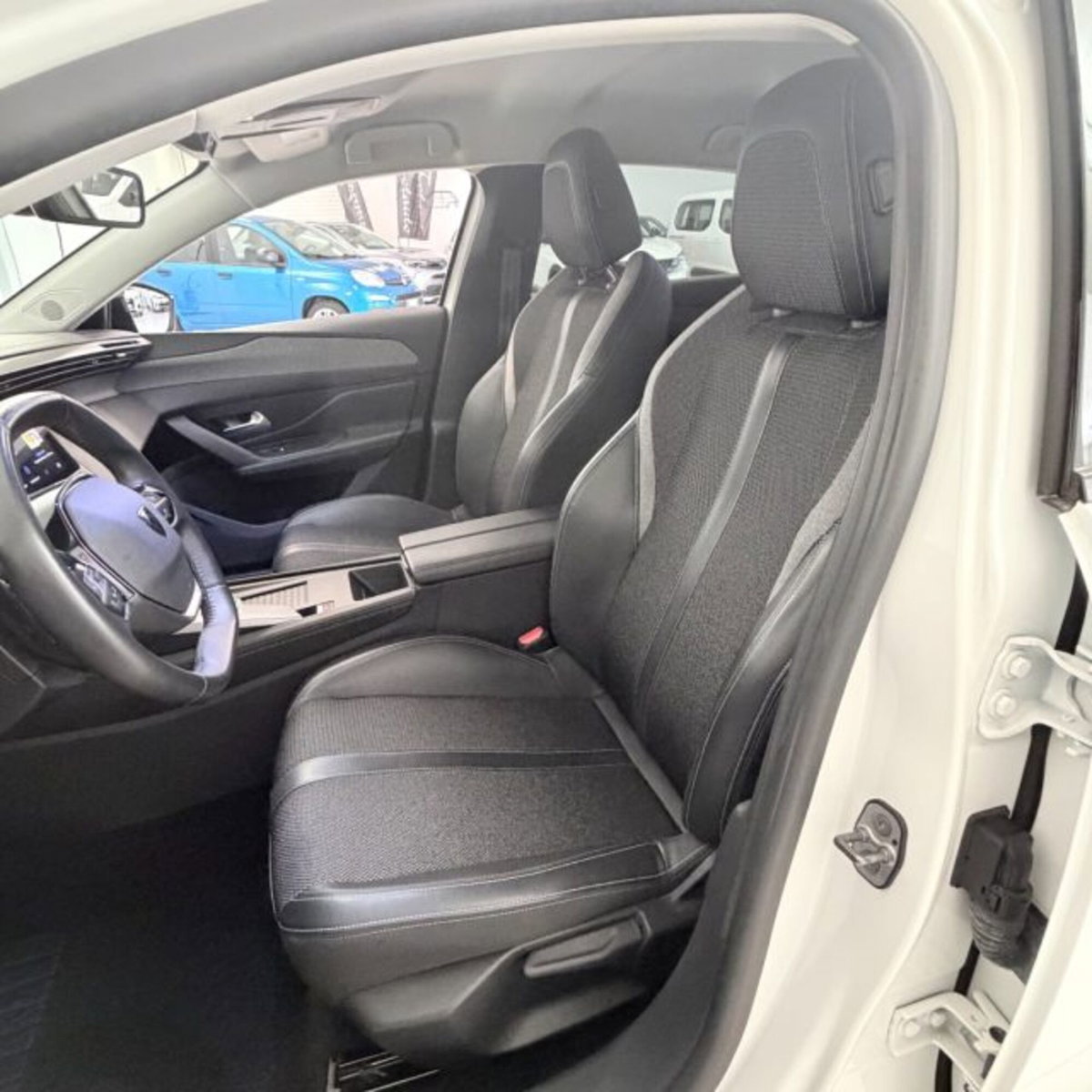 Peugeot 308 BlueHDi 130 S&S EAT8 Allure Pack (13)