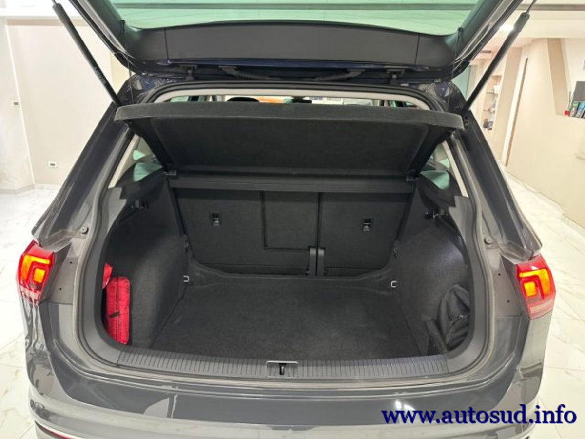 Volkswagen Tiguan 2.0 TDI 150 CV SCR DSG 4MOTION Life (17)