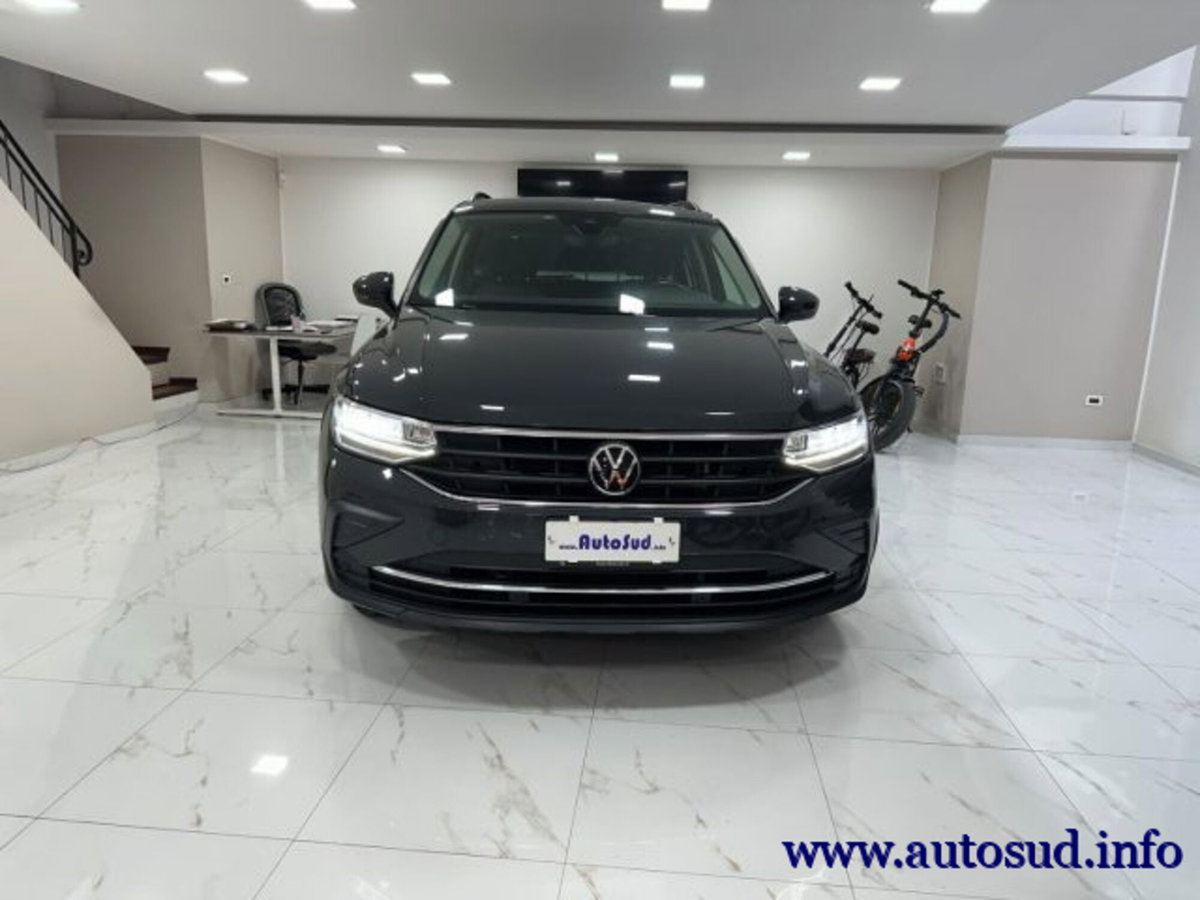 Volkswagen Tiguan 2.0 TDI 150 CV SCR DSG 4MOTION Life (2)