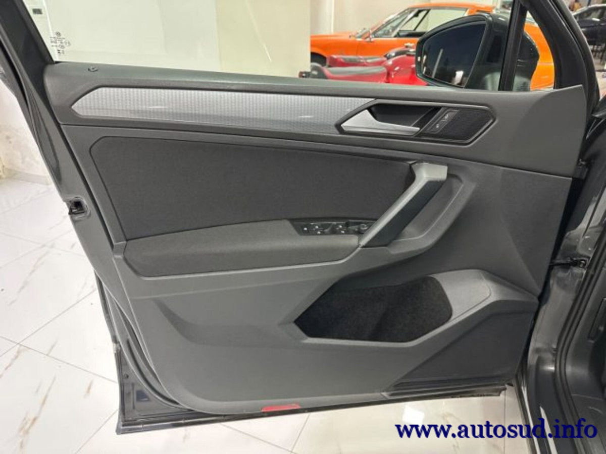 Volkswagen Tiguan 2.0 TDI 150 CV SCR DSG 4MOTION Life (9)