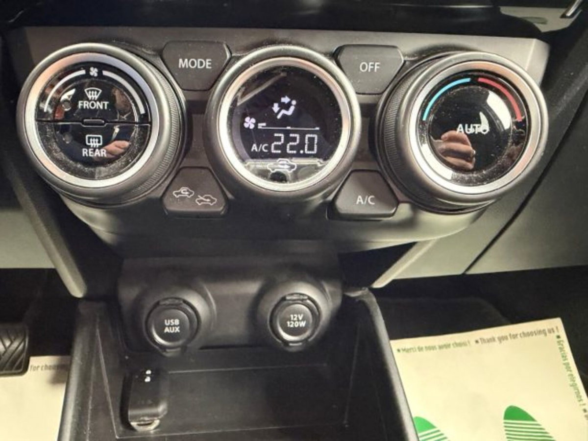 Suzuki Swift 1.2h Top 2wd (12)