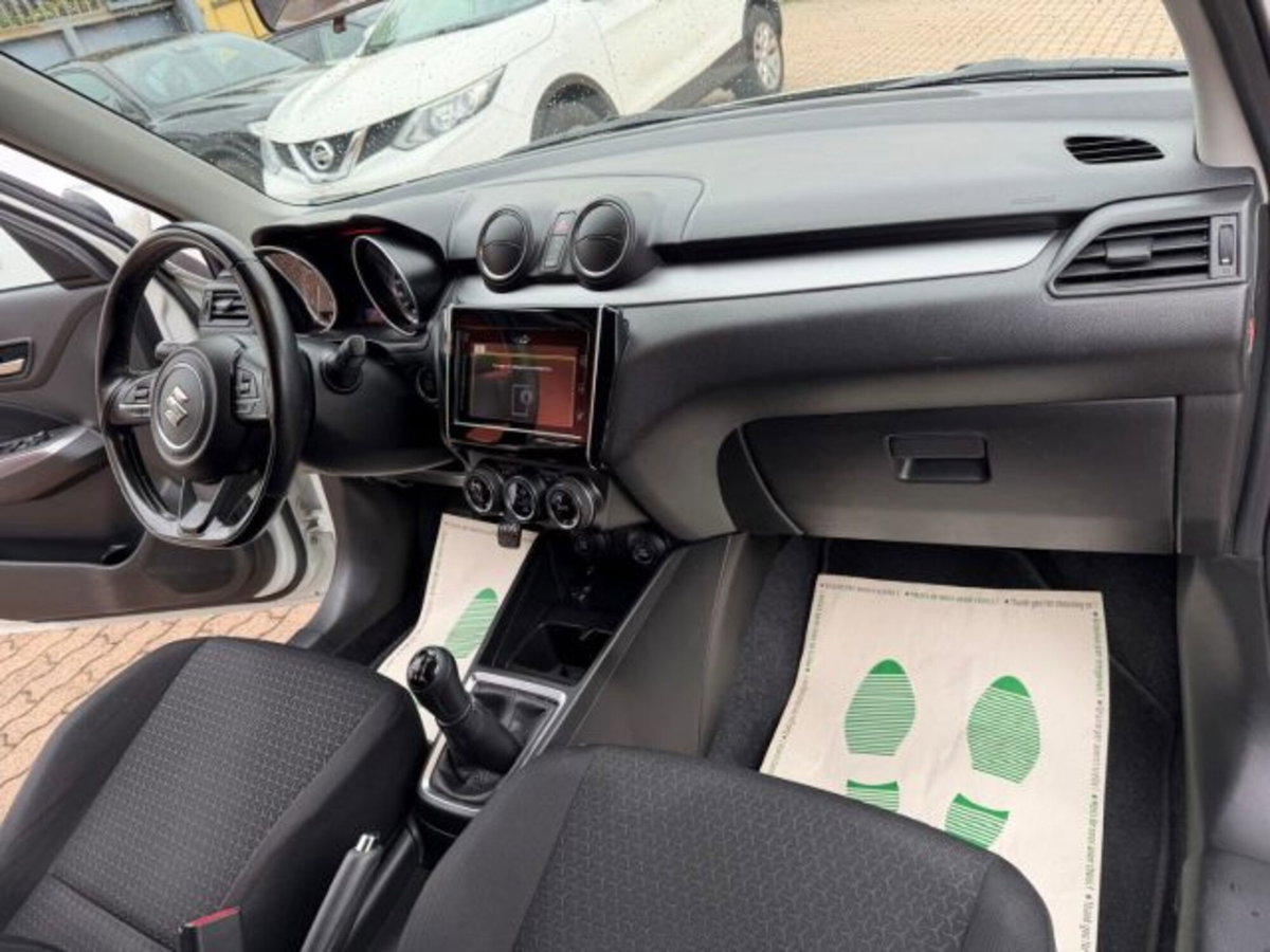 Suzuki Swift 1.2h Top 2wd (13)