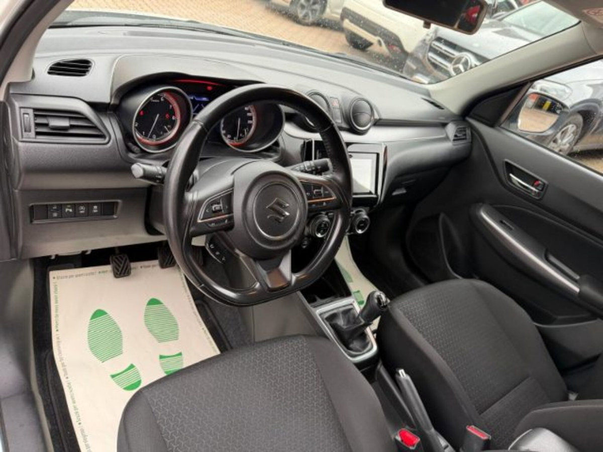 Suzuki Swift 1.2h Top 2wd (14)
