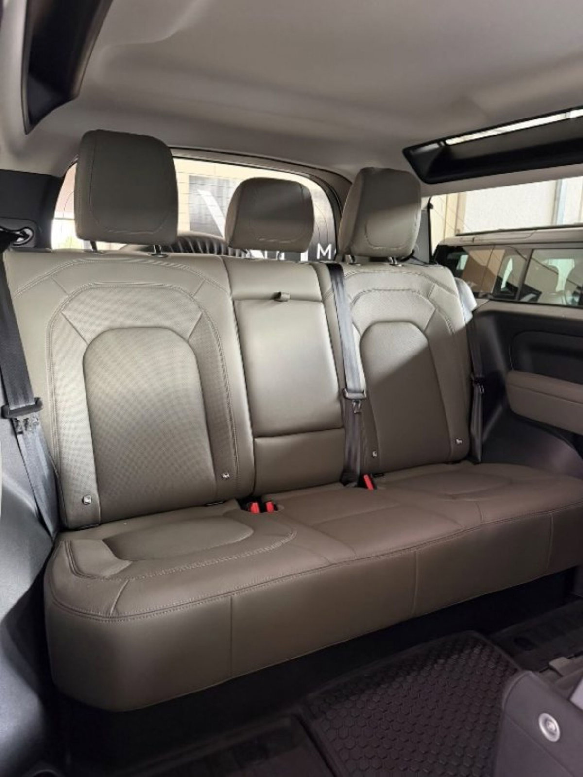 Land Rover Defender 90 3.0D I6 200 CV AWD Auto S (12)