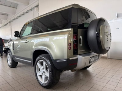 Land Rover Defender 90 3.0D I6 200 CV AWD Auto S (4)