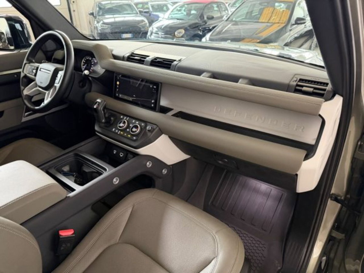 Land Rover Defender 90 3.0D I6 200 CV AWD Auto S (8)