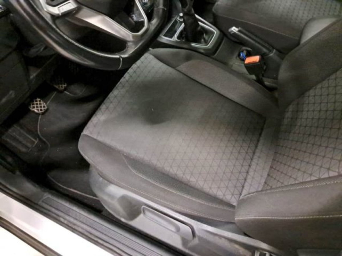 Volkswagen T-Cross 1.0 TSI Style BMT (4)