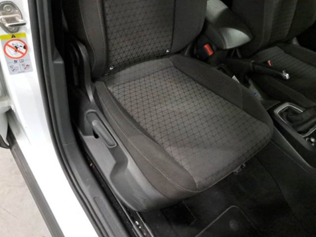 Volkswagen T-Cross 1.0 TSI Style BMT (9)