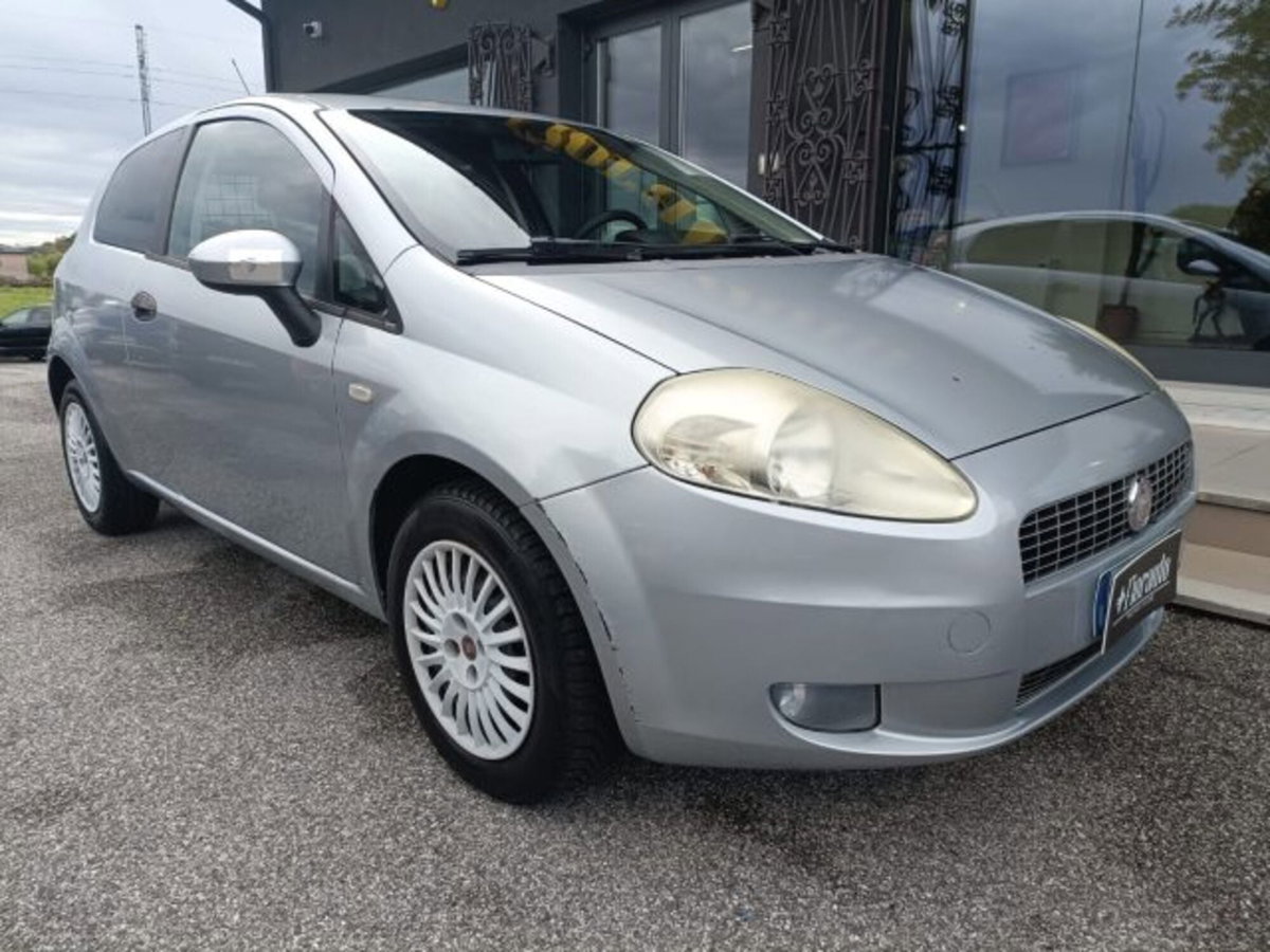 Fiat Grande Punto 1.3 MJT 75 3p.Van Actual 2pt (2)