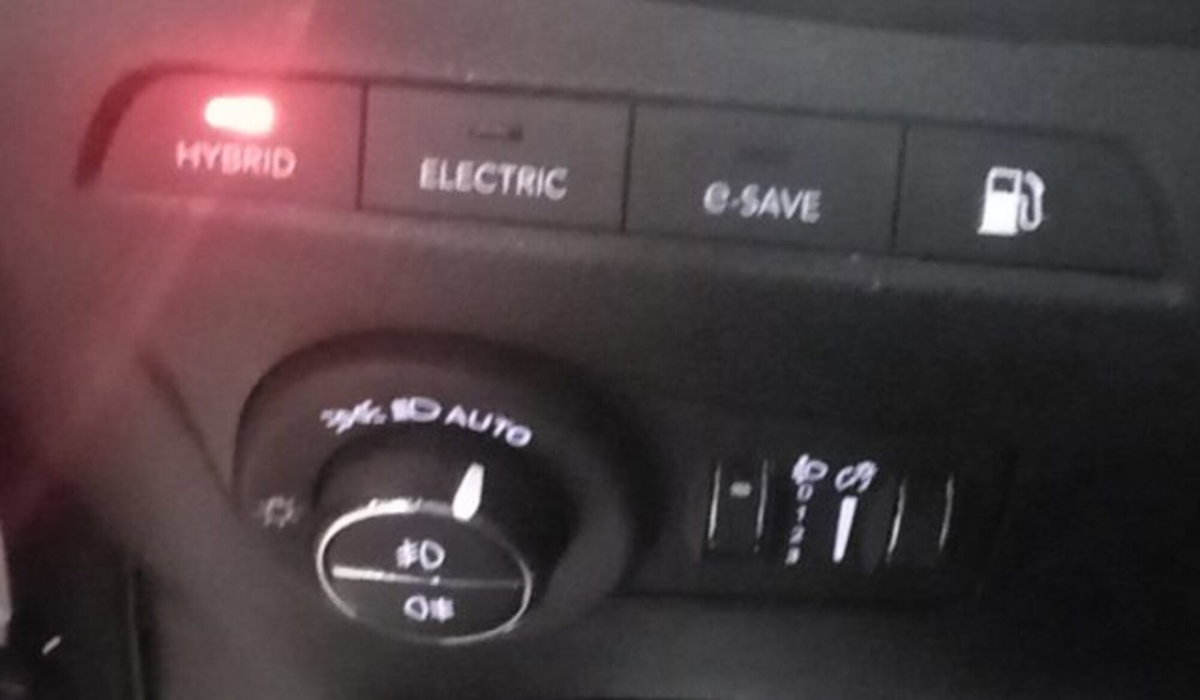 Jeep Compass 1.3 T4 190 CV PHEV AT6 4xe Longitude (13)