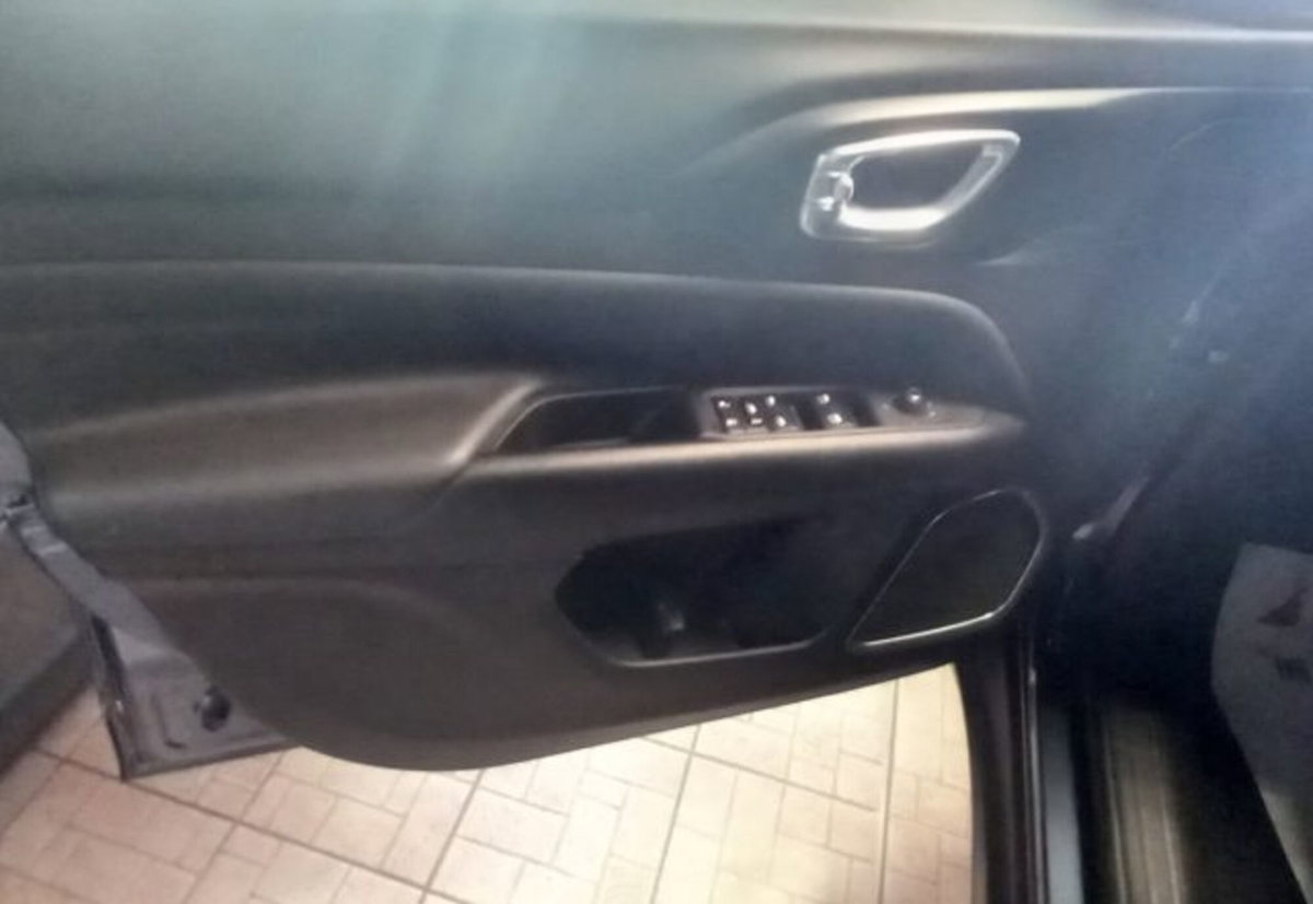 Jeep Compass 1.3 T4 190 CV PHEV AT6 4xe Longitude (9)