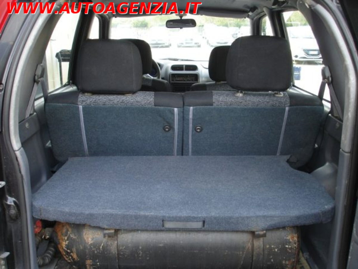 Daihatsu Terios 1.3i 16V cat 4WD SX (13)