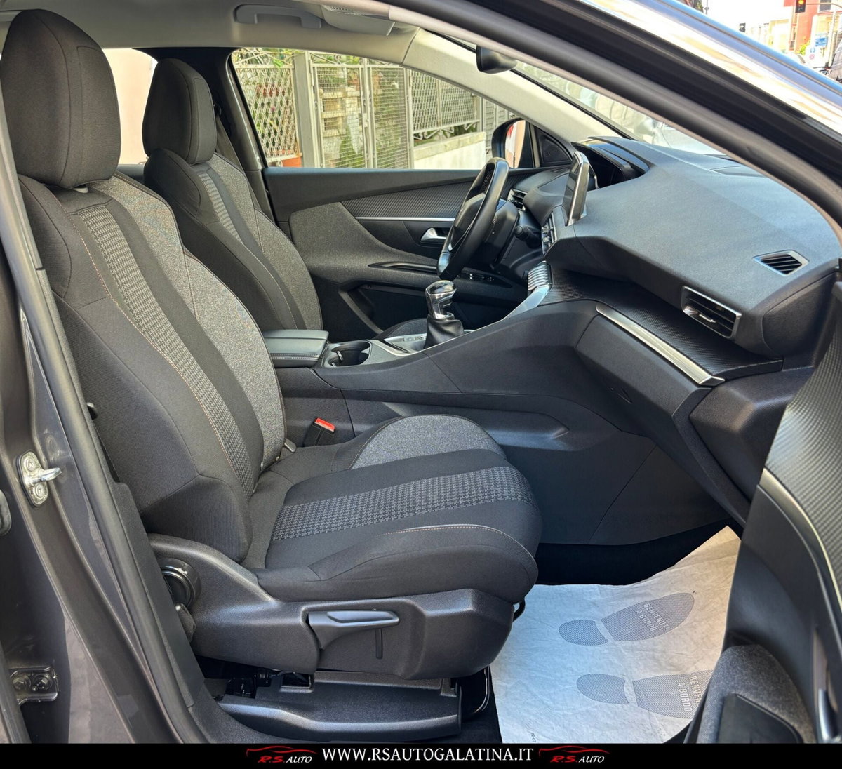 Peugeot 3008 BlueHDi 130 S&S Allure (8)