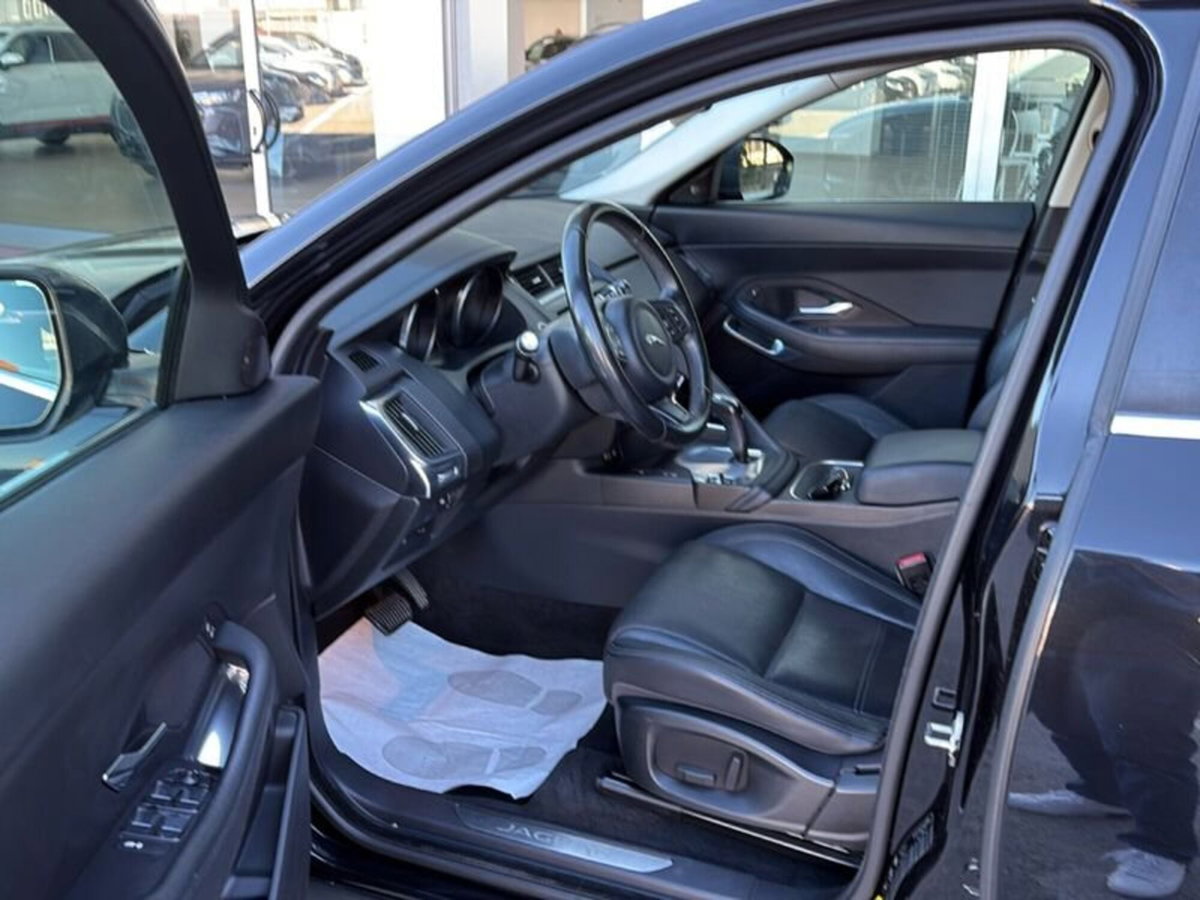 Jaguar E-Pace 2.0D 180 CV AWD S (14)