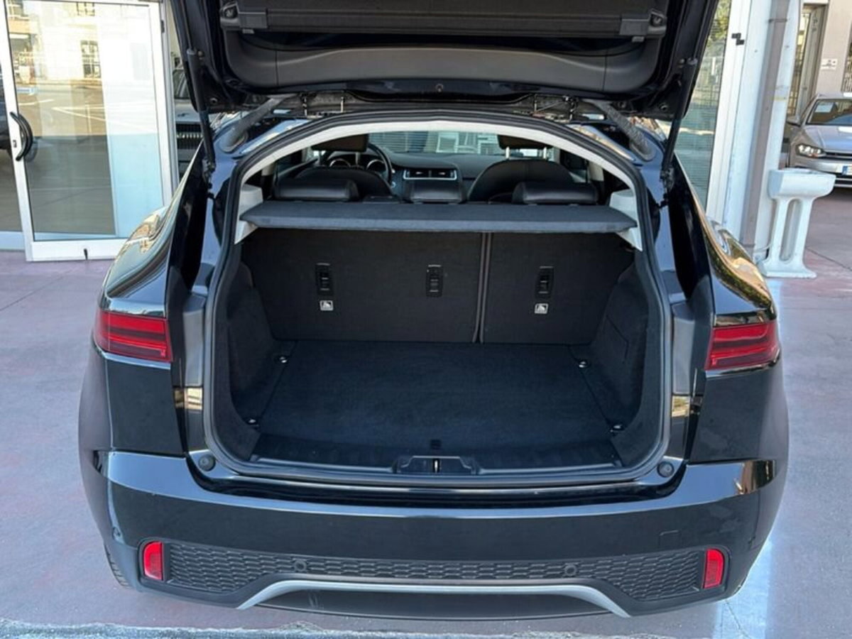 Jaguar E-Pace 2.0D 180 CV AWD S (16)