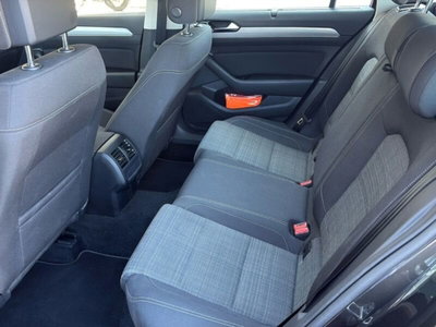 Volkswagen Passat Variant 2.0 TDI SCR EVO DSG Business (17)