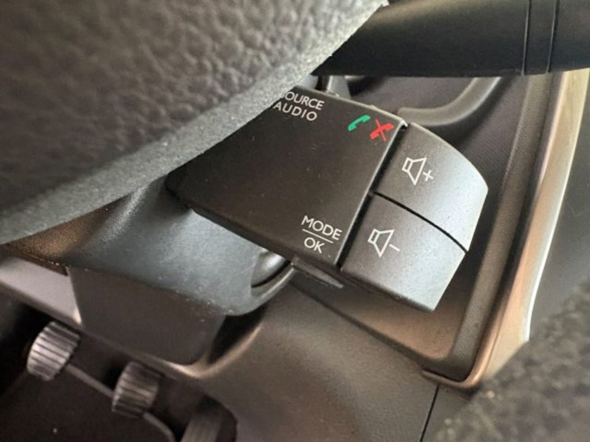Dacia Logan MCV 1.5 dCi 8V 75CV Ambiance (18)