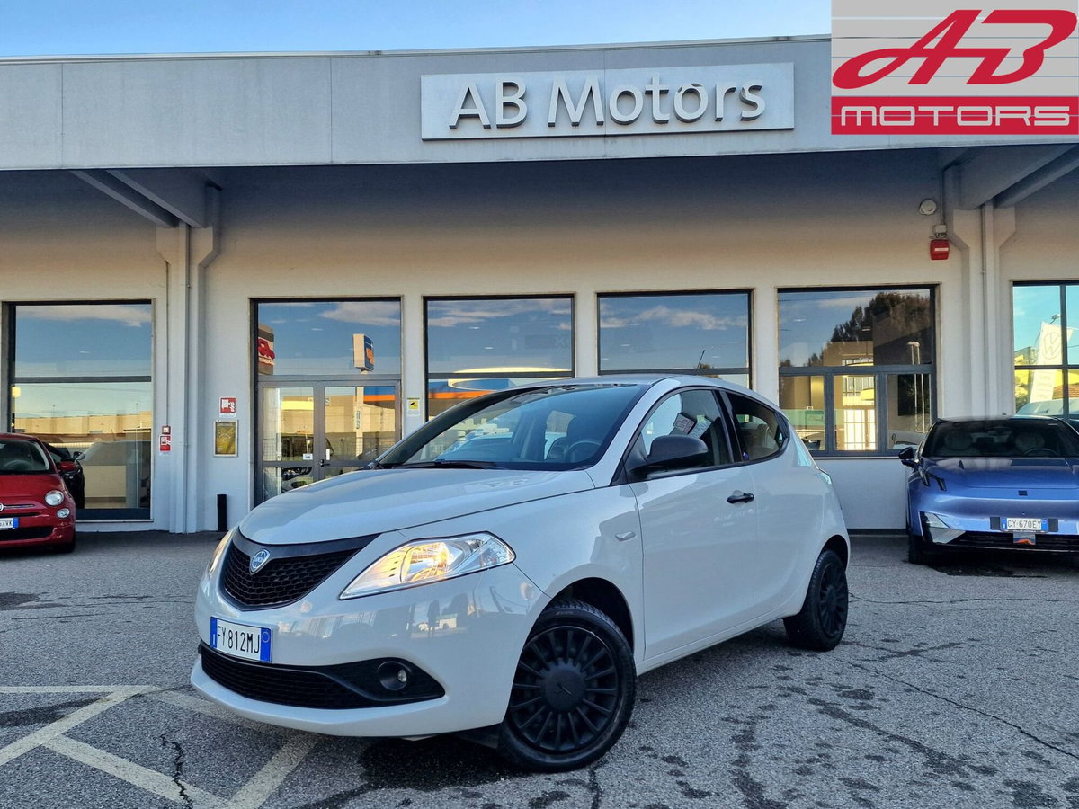 Lancia Ypsilon 1.2 69 CV 5 porte GPL Ecochic Elefantino Blu