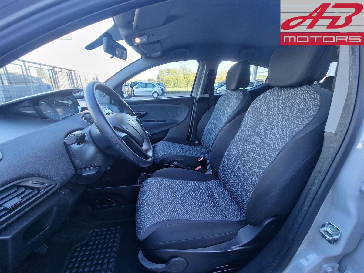 Lancia Ypsilon 1.2 69 CV 5 porte GPL Ecochic Elefantino Blu (11)