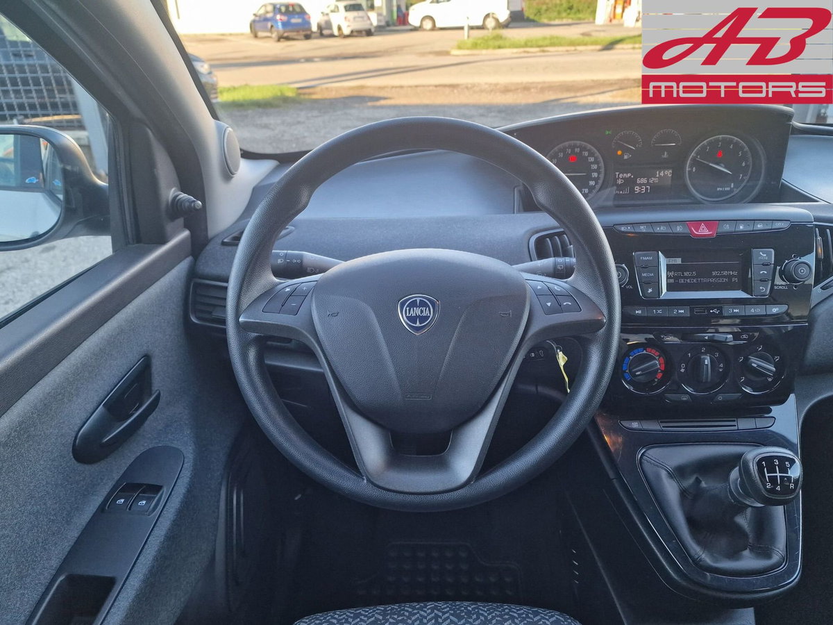 Lancia Ypsilon 1.2 69 CV 5 porte GPL Ecochic Elefantino Blu (14)