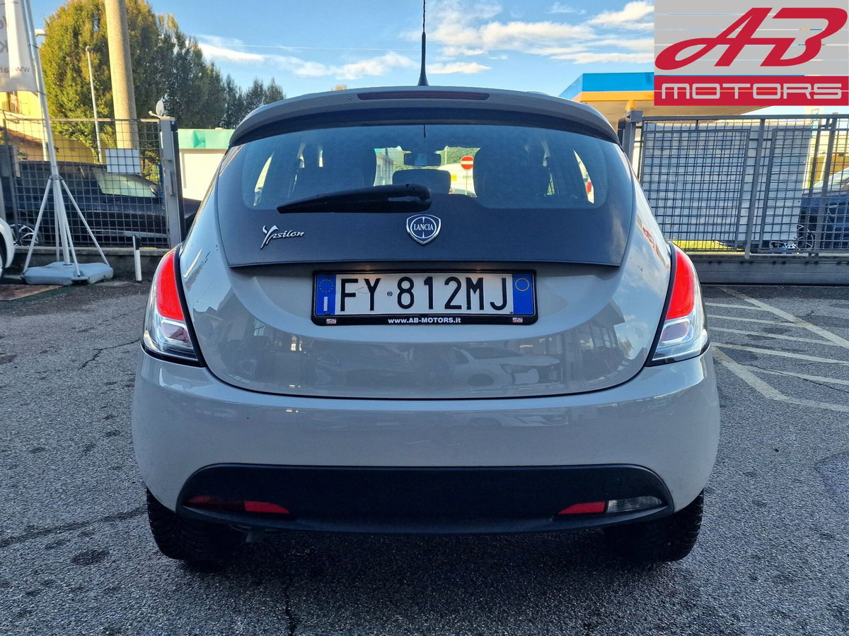 Lancia Ypsilon 1.2 69 CV 5 porte GPL Ecochic Elefantino Blu (6)