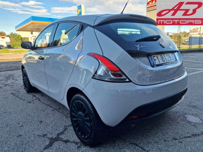 Lancia Ypsilon 1.2 69 CV 5 porte GPL Ecochic Elefantino Blu (7)