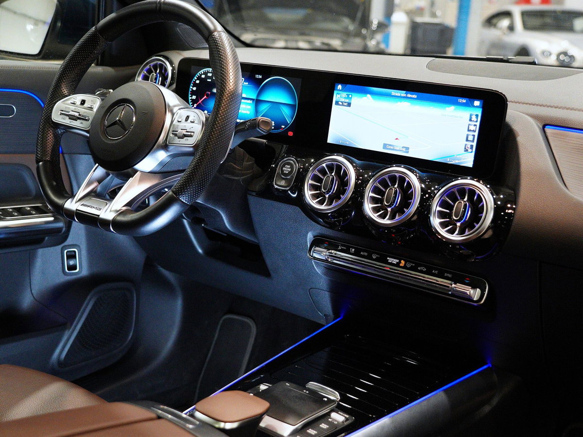 Mercedes-Benz GLA SUV 35 4Matic AMG (9)