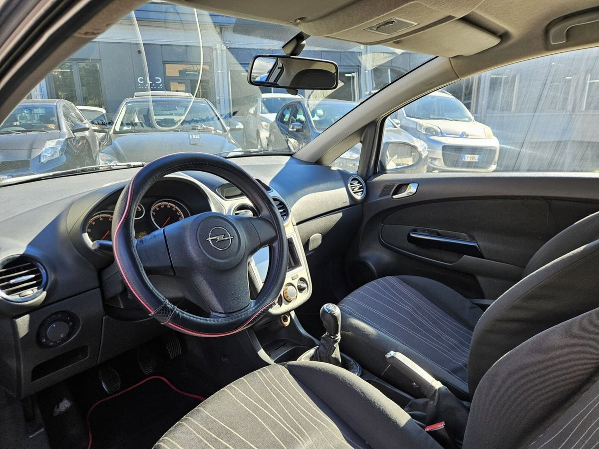 Opel Corsa 1.2 3 porte Enjoy (5)