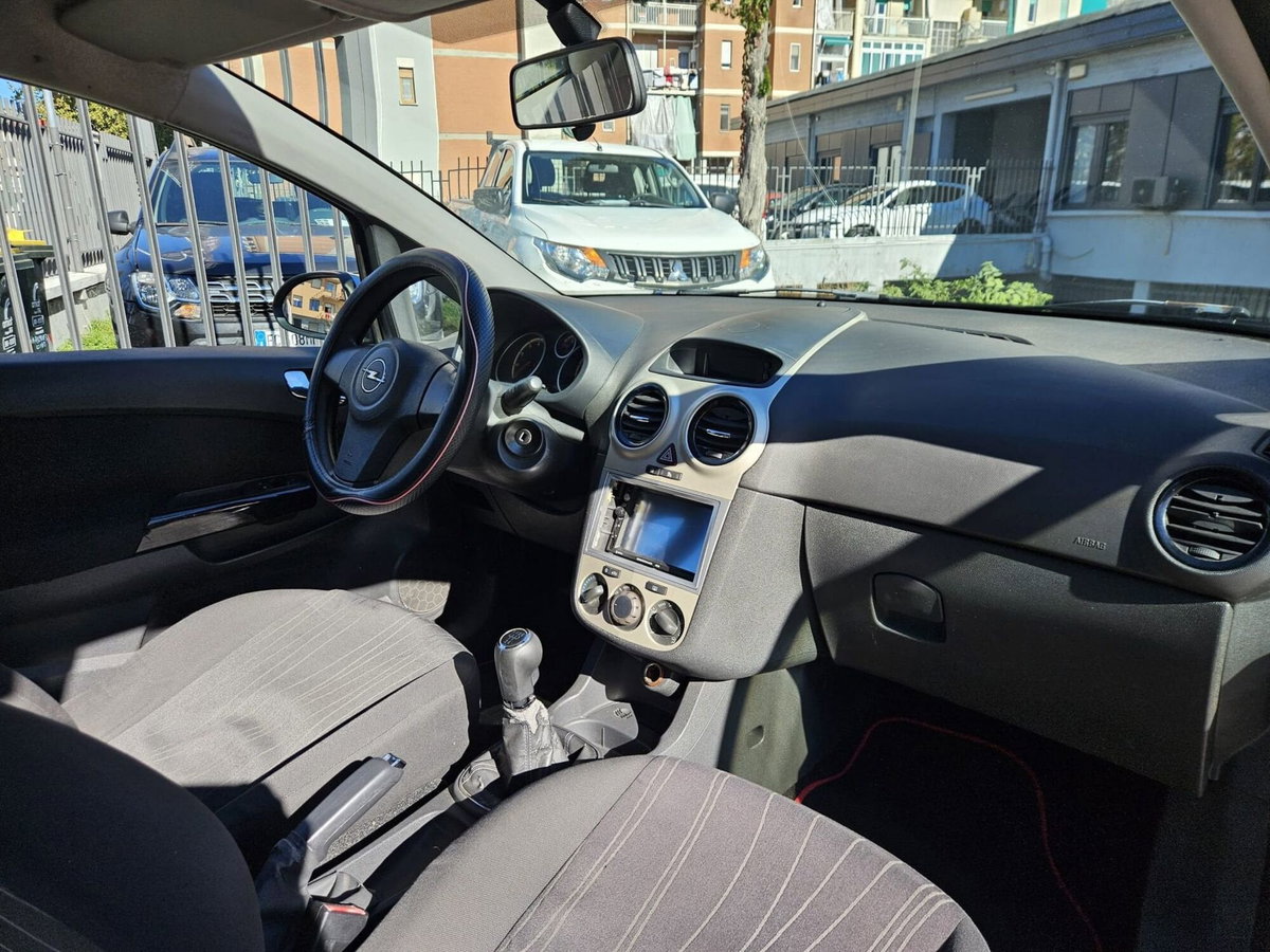 Opel Corsa 1.2 3 porte Enjoy (7)