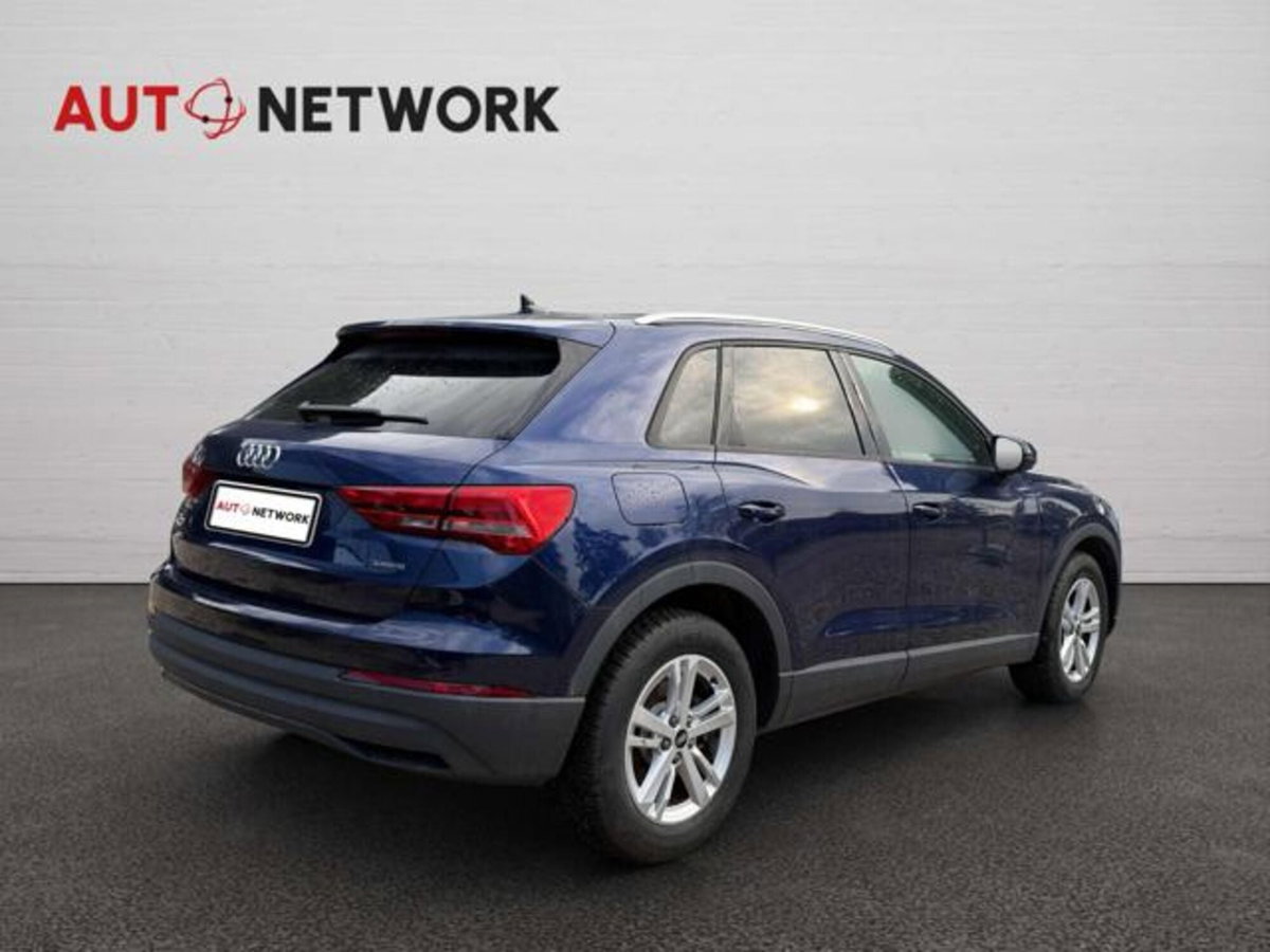 Audi Q3 40 TDI quattro S tronic Business (2)