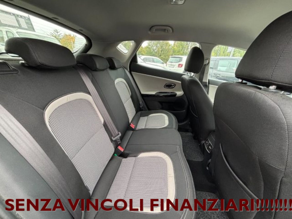 Kia cee'd 1.4 CVVT 5 porte Cool (11)