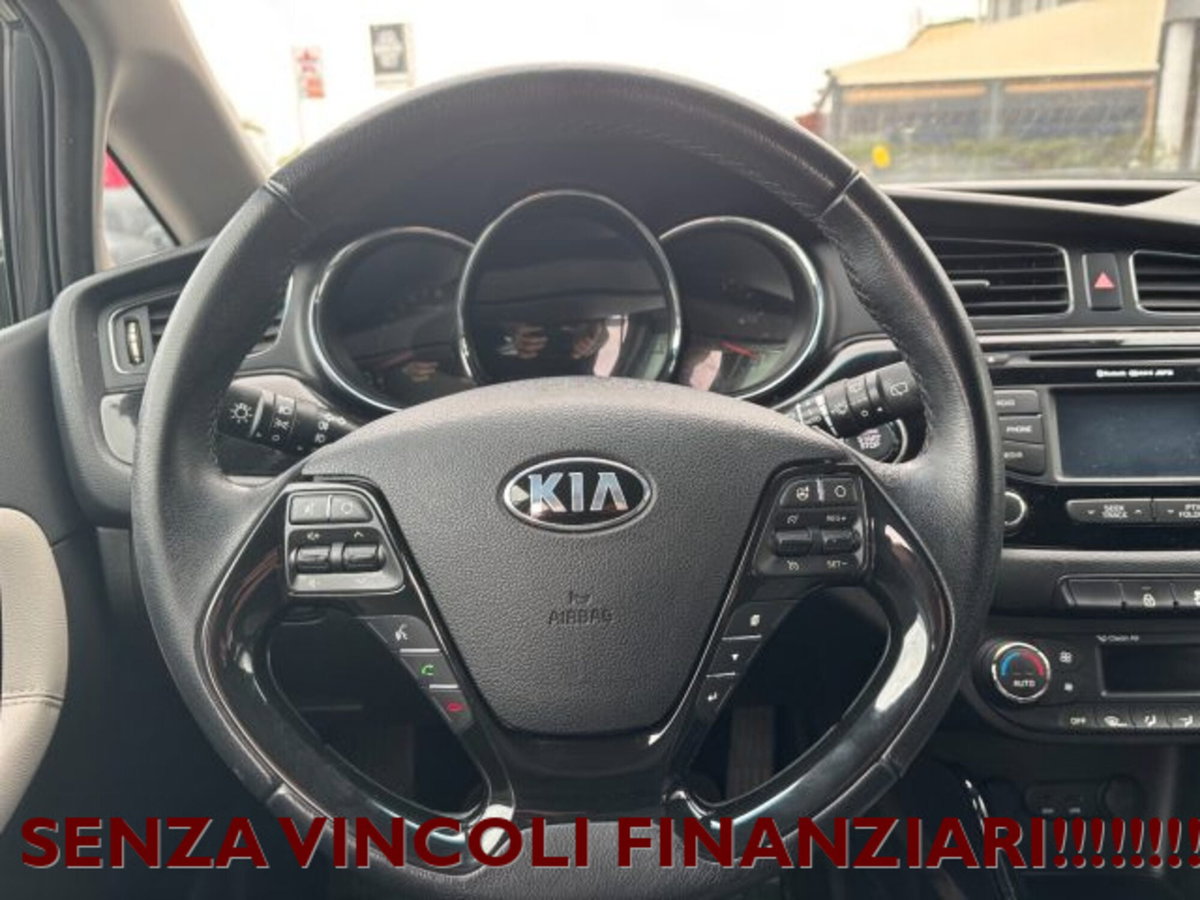 Kia cee'd 1.4 CVVT 5 porte Cool (14)