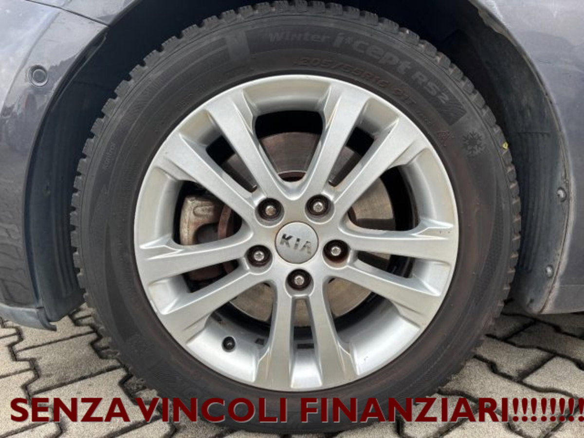 Kia cee'd 1.4 CVVT 5 porte Cool (19)