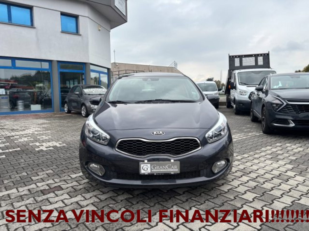 Kia cee'd 1.4 CVVT 5 porte Cool (2)