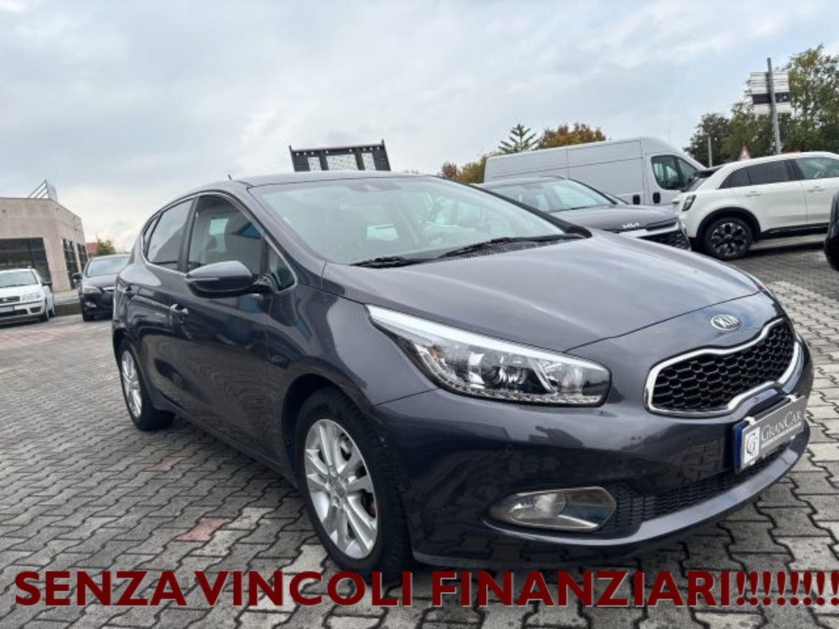 Kia cee'd 1.4 CVVT 5 porte Cool (3)