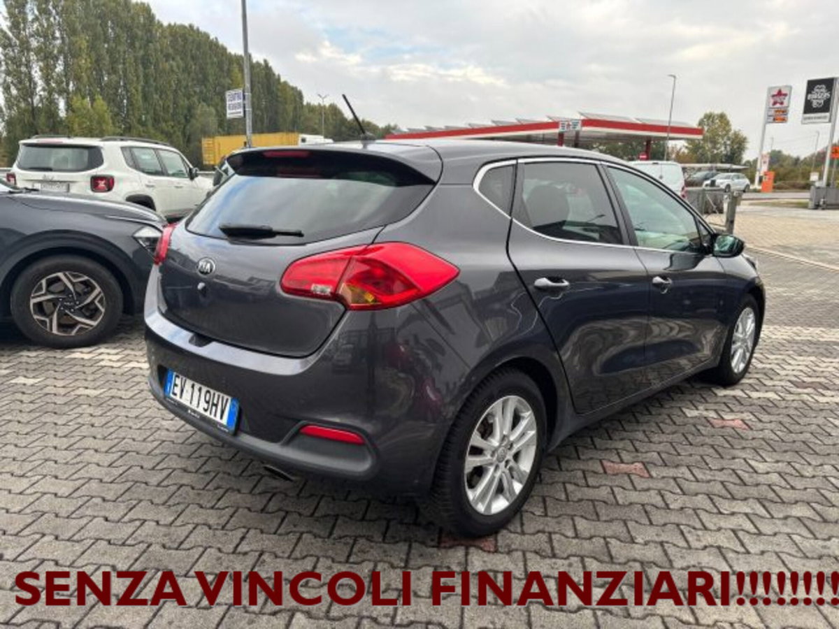 Kia cee'd 1.4 CVVT 5 porte Cool (4)