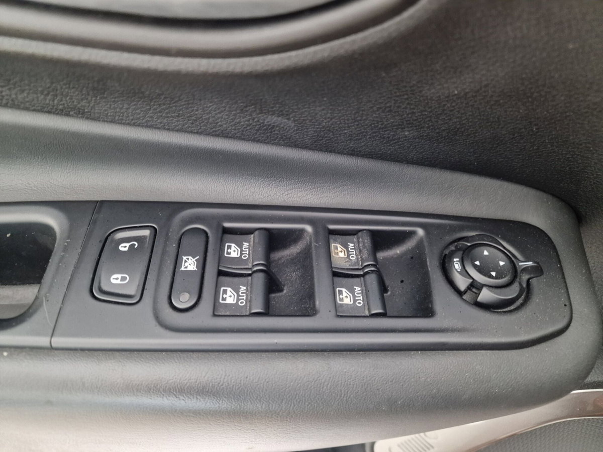 Jeep Renegade 1.6 Mjt 130 CV Limited (14)