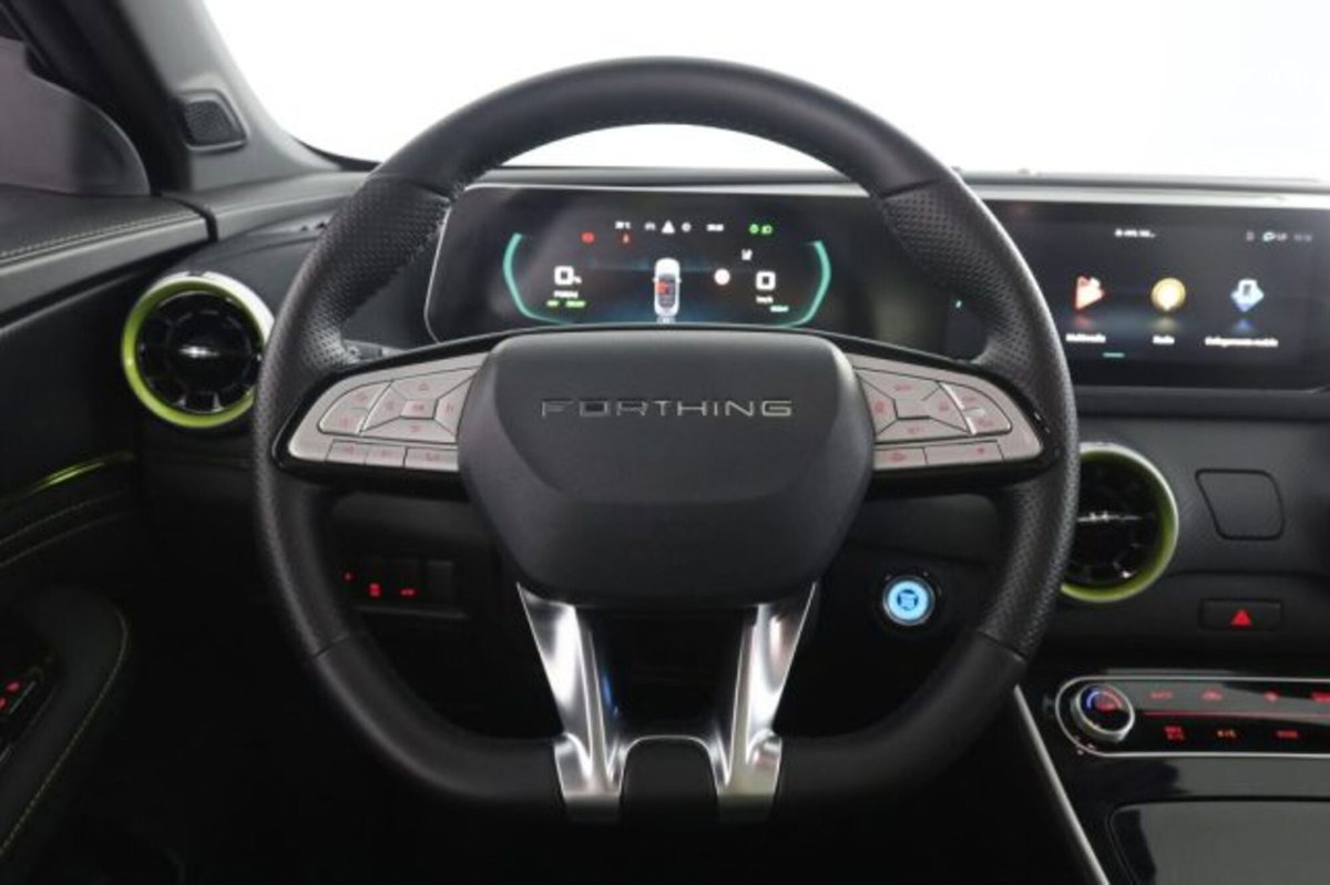 Forthing Friday Friday HEV 1.5 auto (5)