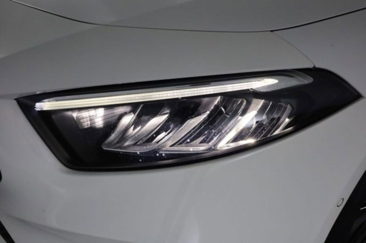Mercedes-Benz Classe A 180 d Automatic Premium (9)