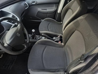 Peugeot 206 60CV 5p. Trendy (14)
