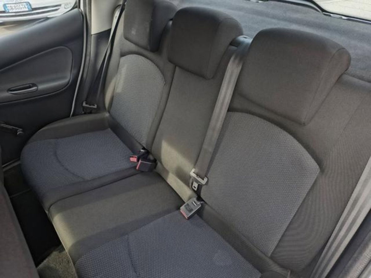 Peugeot 206 60CV 5p. Trendy (15)