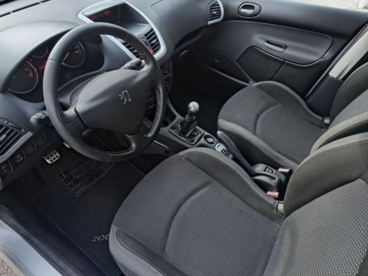 Peugeot 206 60CV 5p. Trendy (8)
