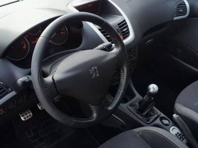 Peugeot 206 60CV 5p. Trendy (9)