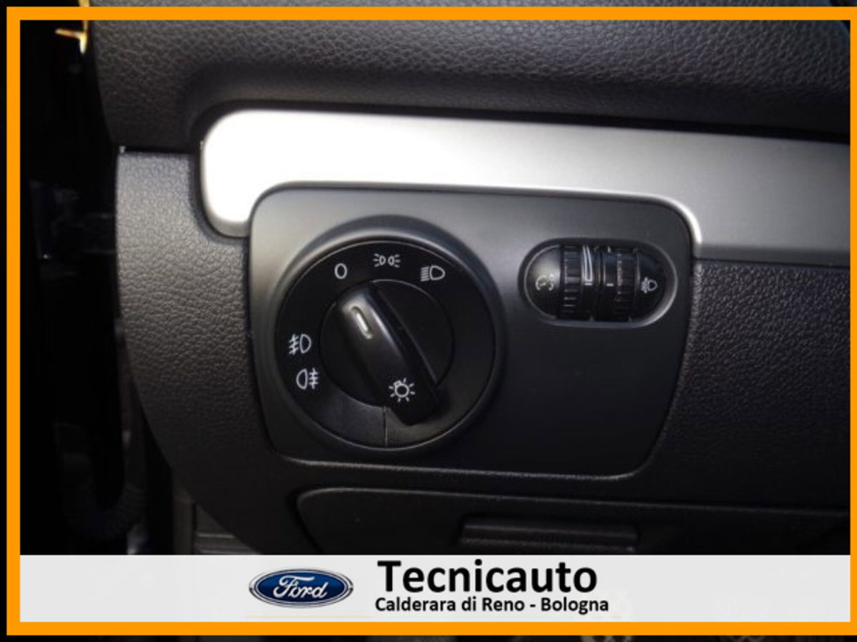 Volkswagen Golf 1.6 5p. Trendline BiFuel (16)